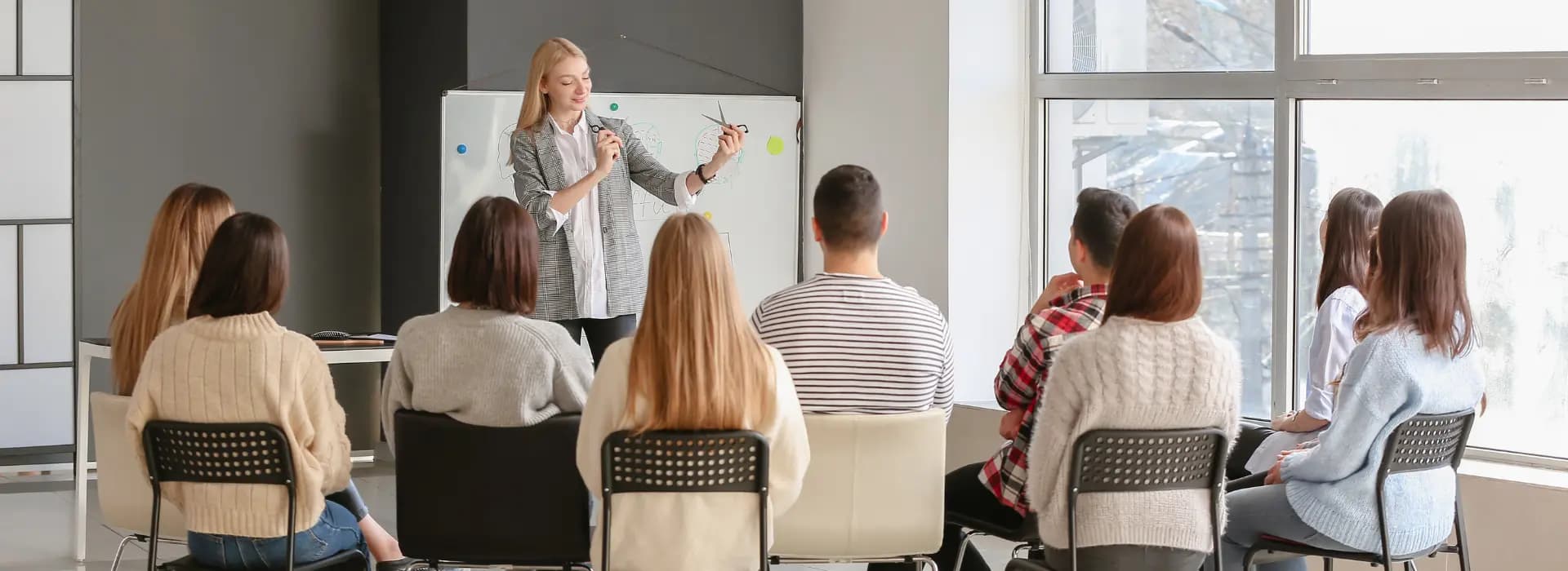 دورات تدريبية في الإدارة والسكرتارية