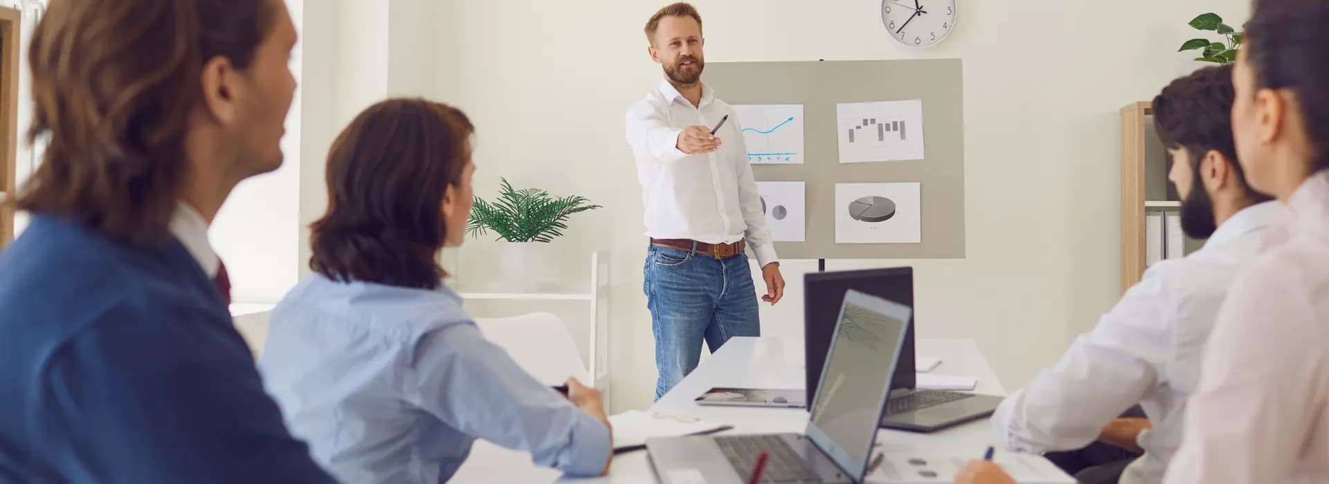 دورات تدريبية في المبيعات والتسويق