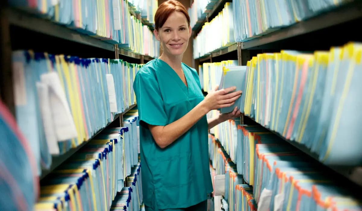 دورة تدريبية في إدارة السجلات وأنظمة الأرشفة