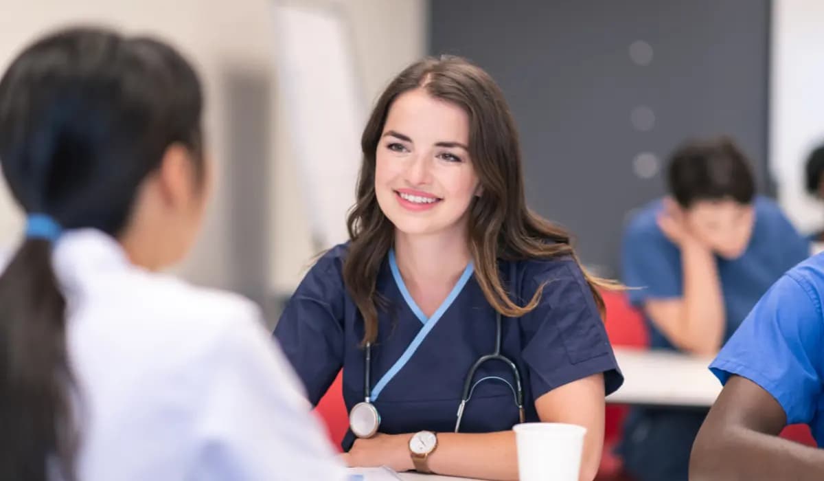 دورة تدريبية في الكتابة التجارية والمراسلات المهنية