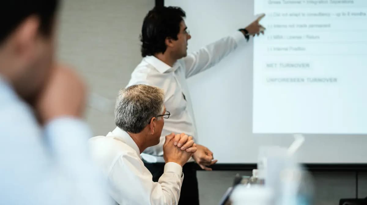 كيف تبتكر استراتيجية مؤسسية مضادة للصدمات؟