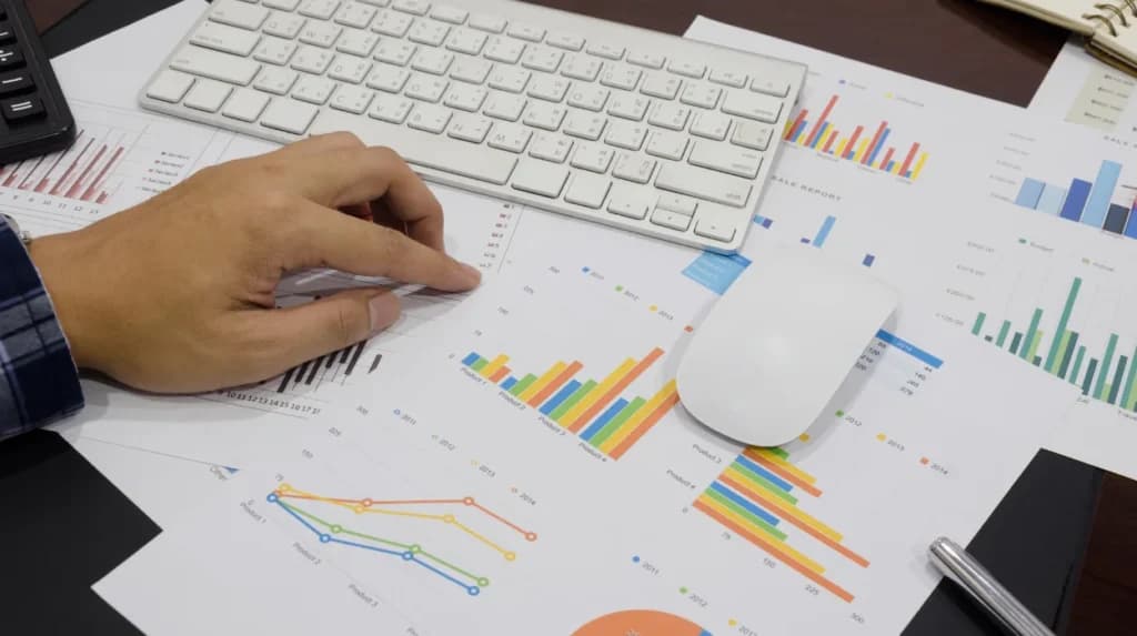 ما هي مؤشرات الأداء الرئيسية الخمسة؟ الدليل (2025)