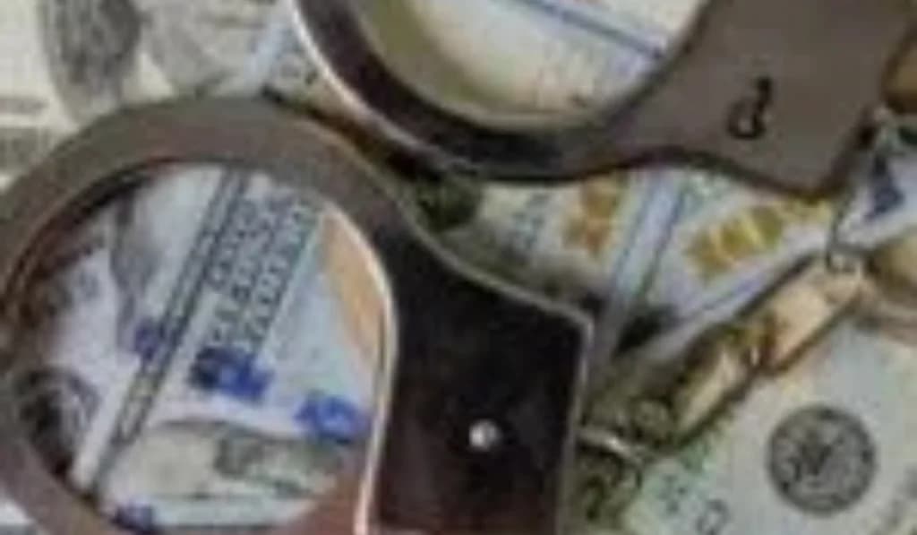 دورة في التقييم المتقدم لمخاطر مكافحة غسل الأموال واستراتيجيات الامتثال