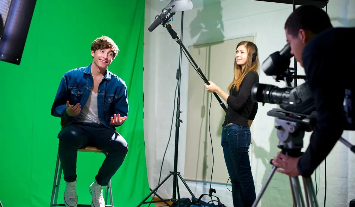 دورة تقنيات المقابلات الإعلامية والتدريب على الكاميرا