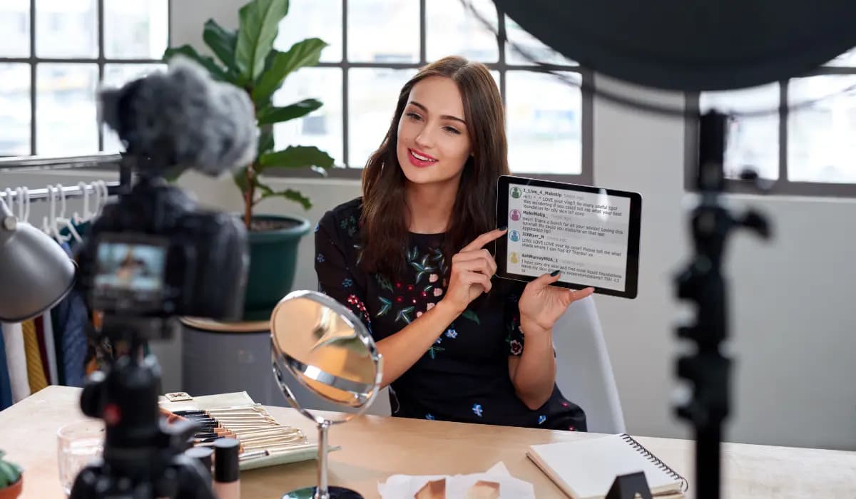 الدورة التدريبية في وسائل التواصل الاجتماعي وإدارة العلاقات مع المؤثرين