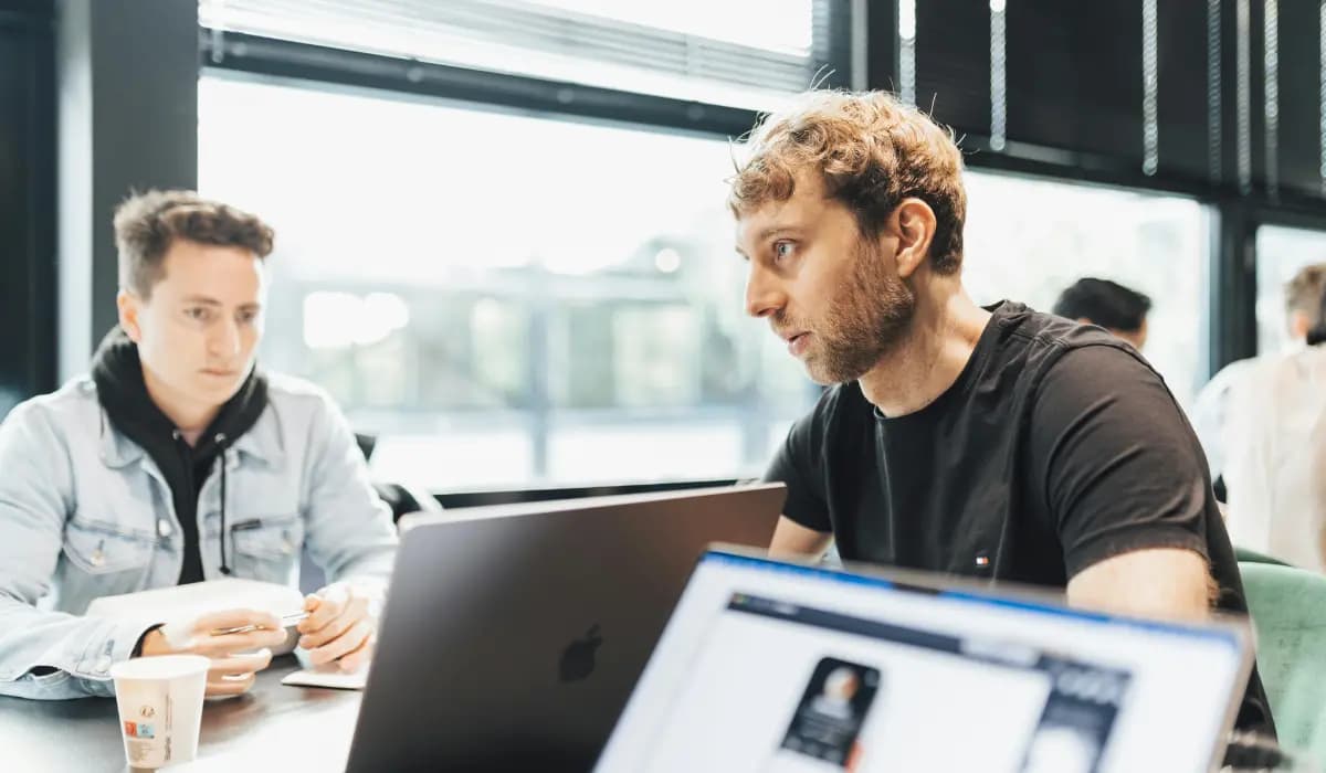 دورة إدارة العلامة التجارية وتحديد موقعها